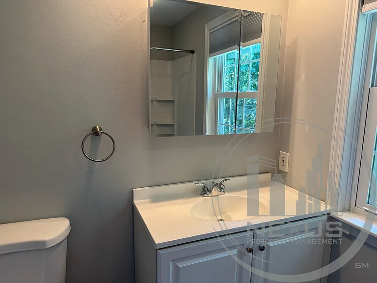 10 Nichols St #4 — Photo 31