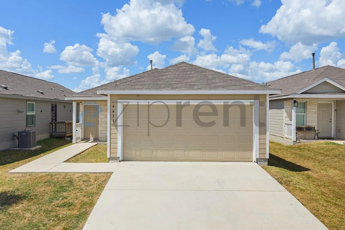 3 bed, 1266 sqft, $1,900 — Photo 1
