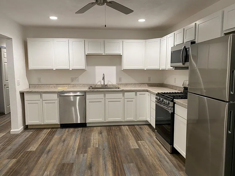 511 Joy Dr — Photo 11