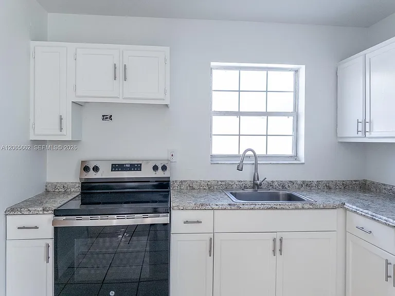 27913 SW 131st Ave — Photo 9