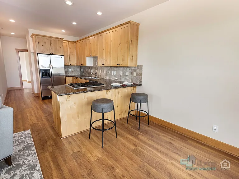 224 N Holladay Dr #201 — Photo 49
