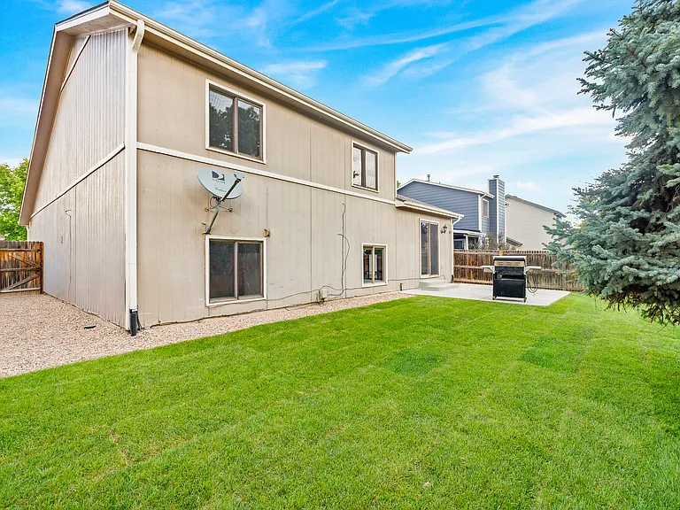 828 Essex Dr #HOUSE — Photo 31