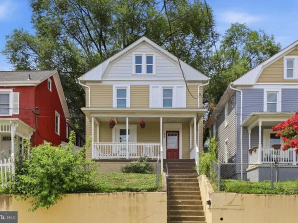 15 N Maryland Ave, Brunswick, MD 21716