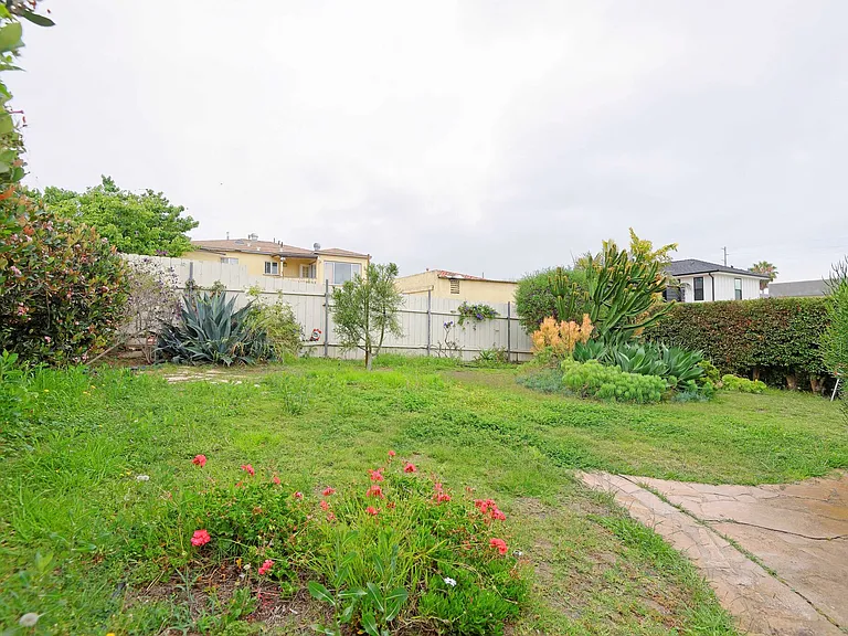 3228 Emerson St — Photo 17