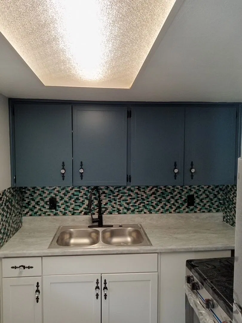 Sunquest Apartments — Photo 3
