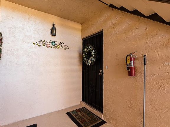 5th image of 124 Cedarwood Cir #124