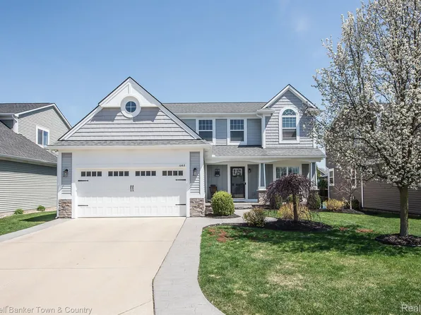 1068 Riverstone Cir, Milford, MI 48381