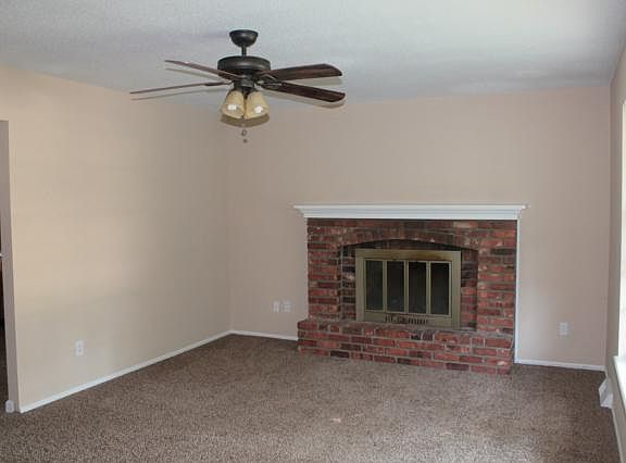 2nd image of 706 Redwood Dr
