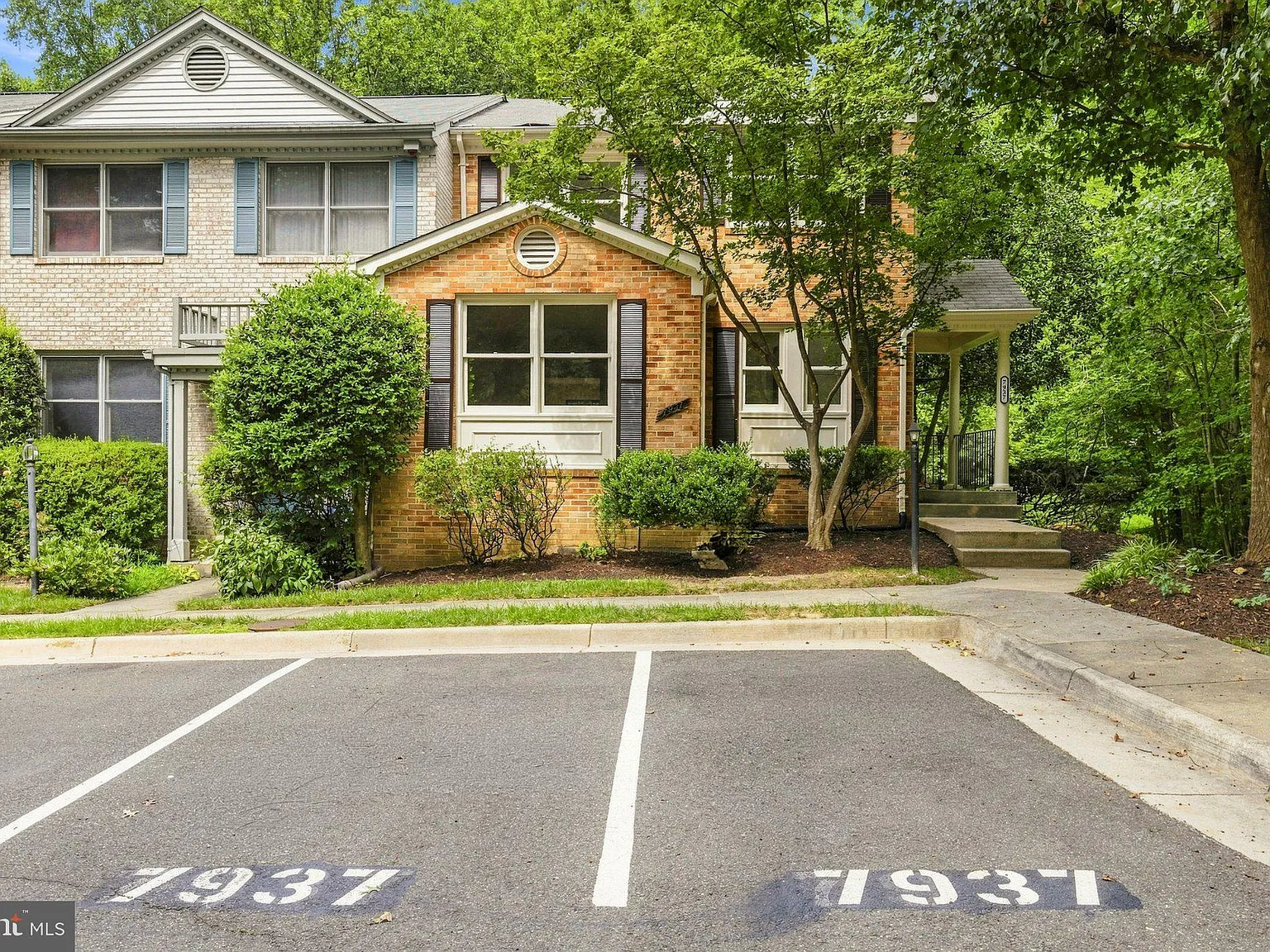 3 bed, 4.0 bath, 2844 sqft, $3,695 — Photo 1