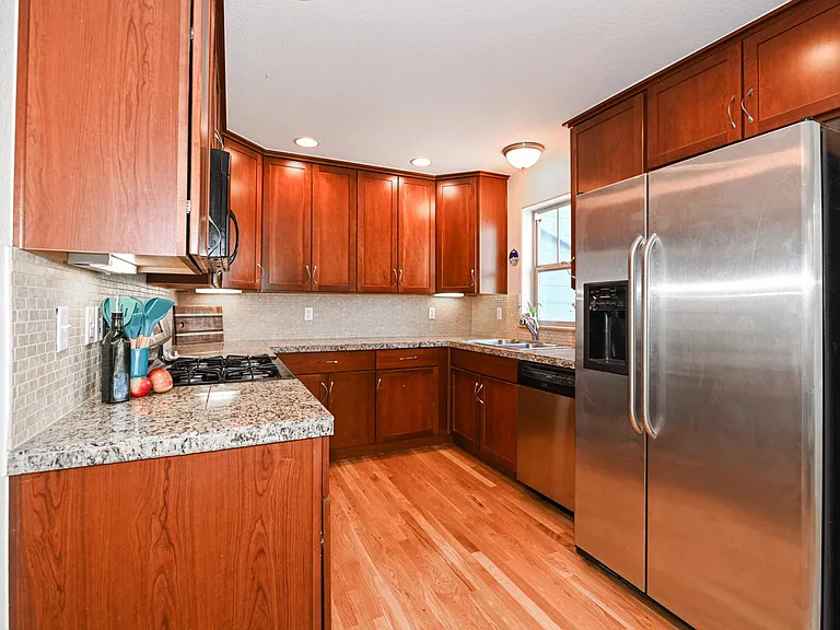 529 Mills St — Photo 15