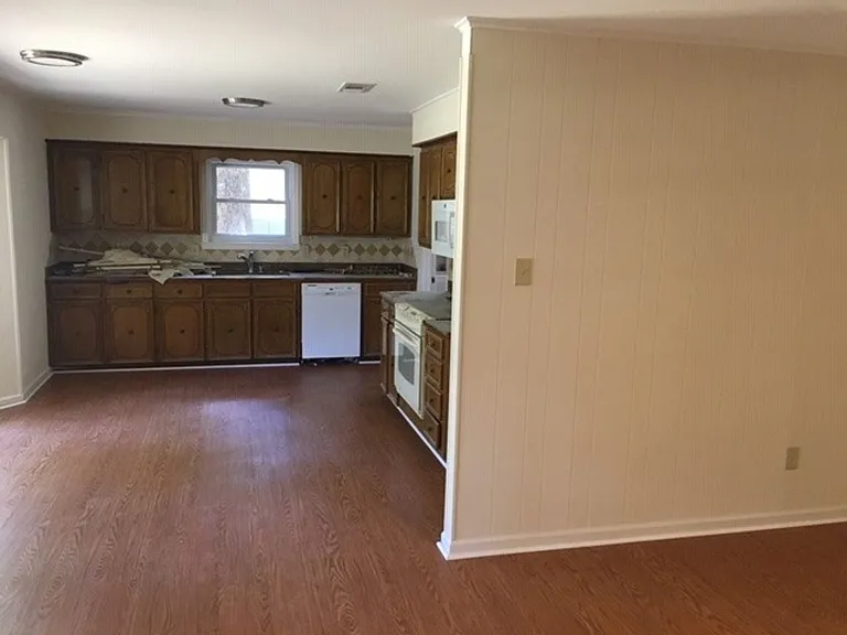 1115 Briar Creek Rd — Photo 5