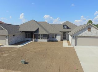 2423 E Swallow Street, Springfield, MO 65804