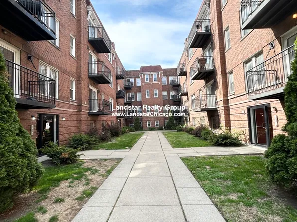 2111 E 67th St APT G2, Chicago, IL 60649