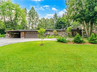 915 Governors Rd, Hamilton, ON L9H 5E3