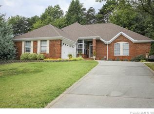 121 Stone Ridge Ln, Mooresville, NC 28117