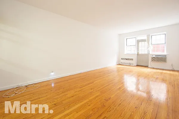 Rented by Mdrn Residential | media 18