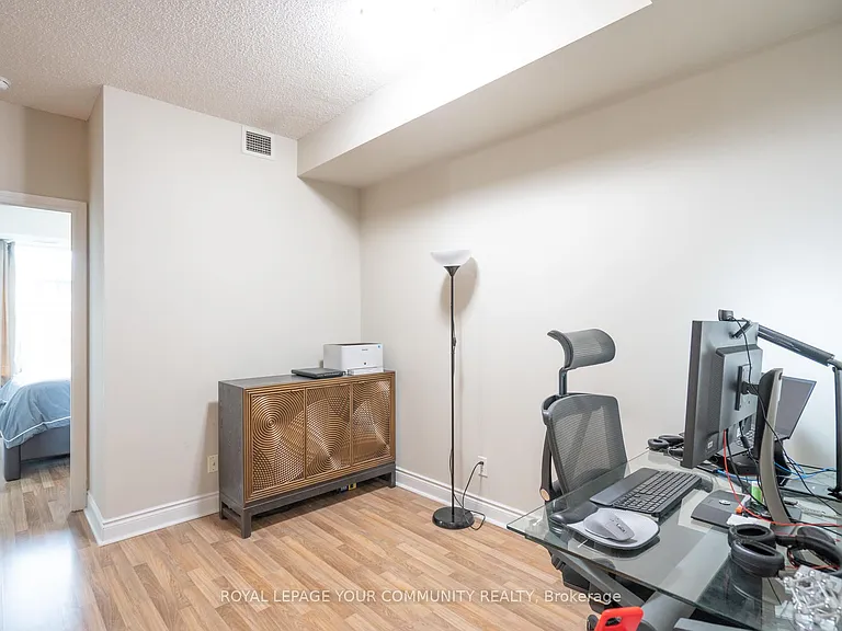 319 Merton St #805 — Photo 11