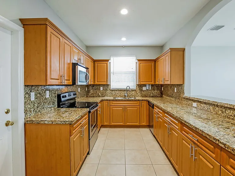 20370 SW 129th Pl — Photo 8