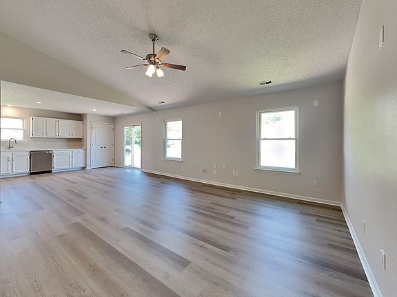 4th image of 6250 Winslow Dr