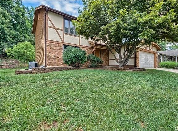 3rd image of 6539 Suson Woods Dr