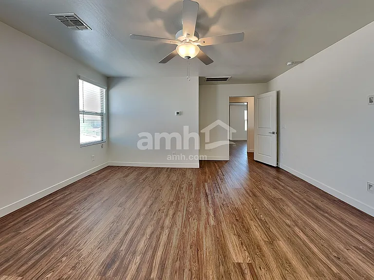 4206 S 105th Dr — Photo 11