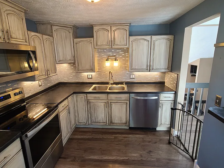 9820 Aylesworth Ln — Photo 17