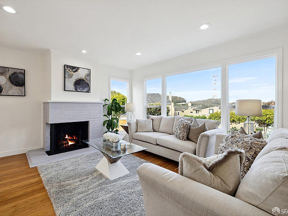 3rd image of 27 Cragmont Ave