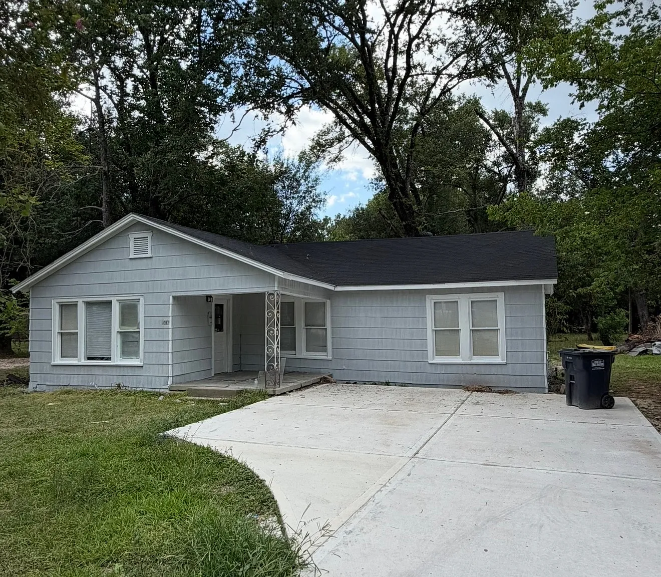 3 bed, 1100 sqft, $1,650 — Photo 1