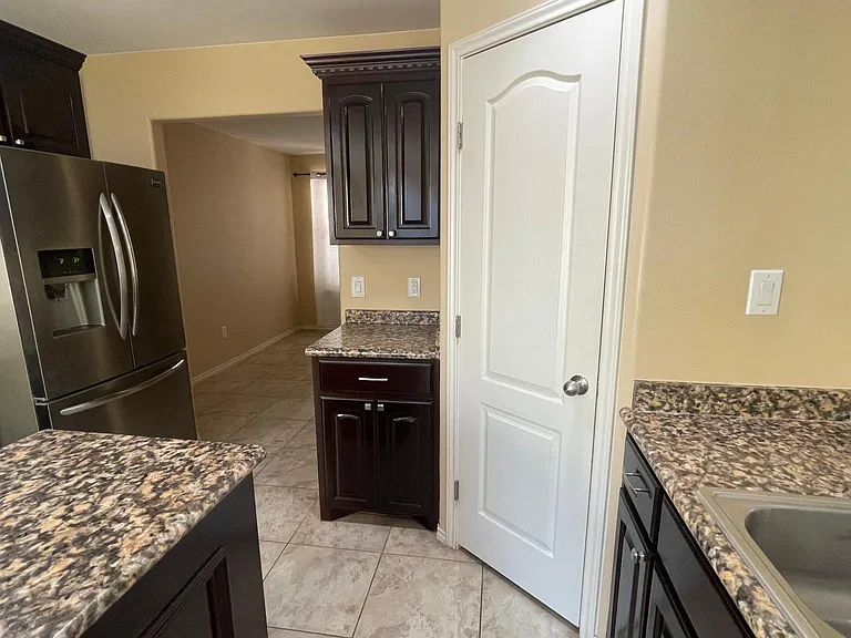 4405 Thunderbird Ave — Photo 27