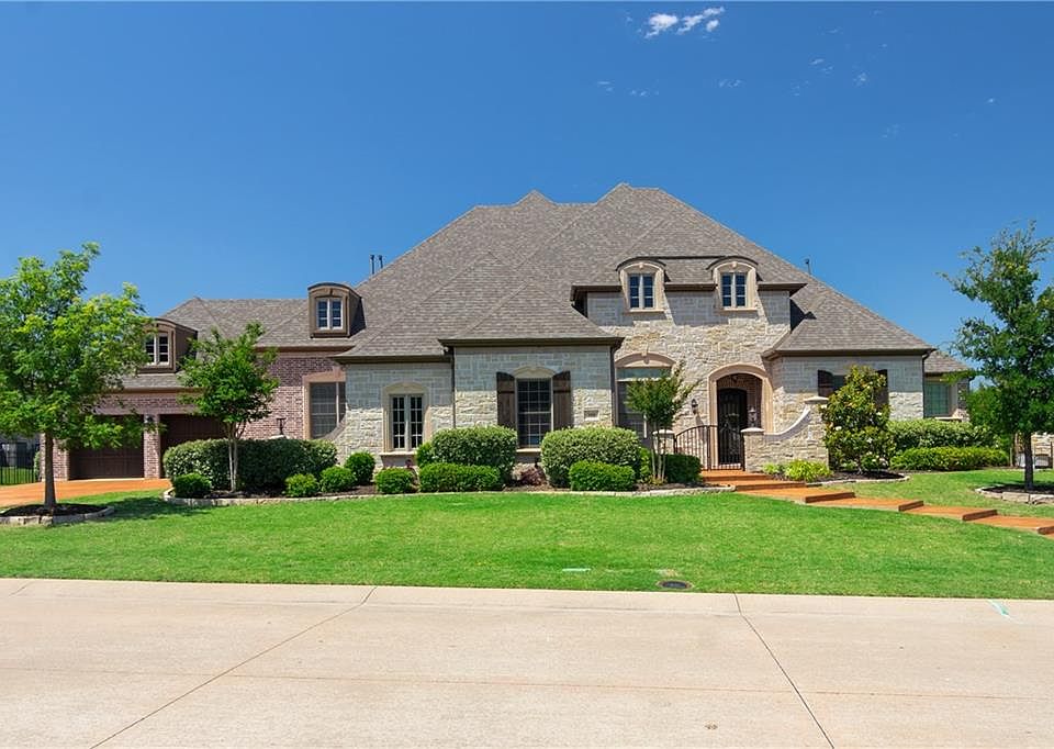 1st image of 308 Park Lake Dr