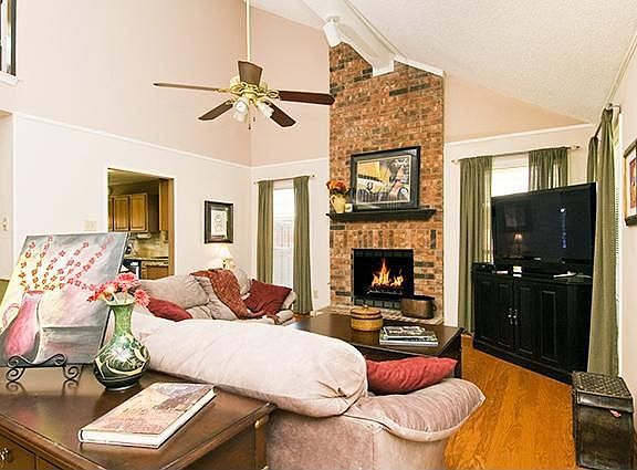 2nd image of 3806 Virginia Pine Dr