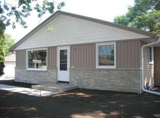 6623 W Plainfield Ave, Greenfield, WI 53220