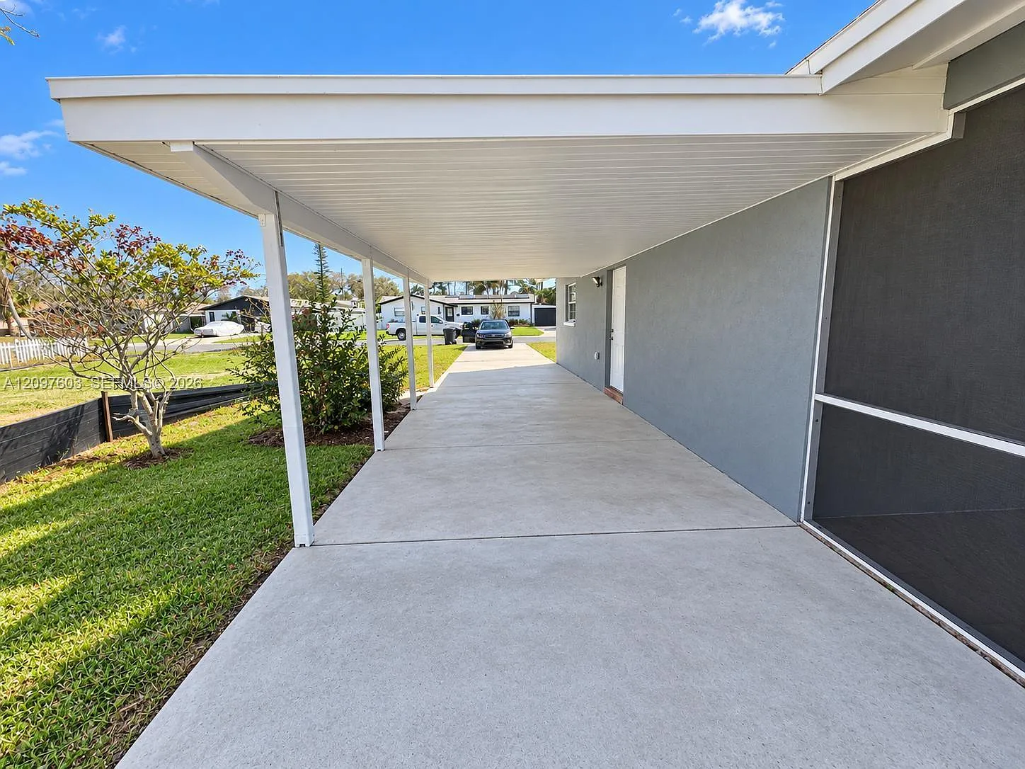 2 bed, 2.0 bath, 816 sqft, $2,400 — Photo 3