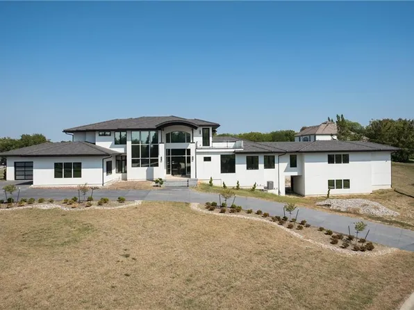 3331 S Saddle Ridge Ct, Independence, MO 64057