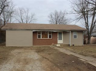 408 E 7th St, Mountain View, MO 65548