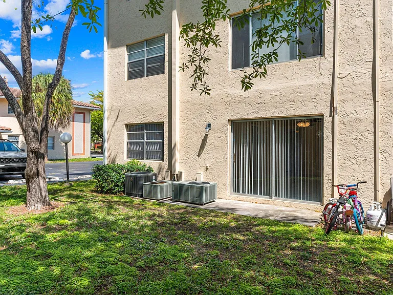 3230 NW 102nd Ter #108-F — Photo 21
