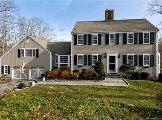 24 Beechwood Ln, Ridgefield, CT 06877