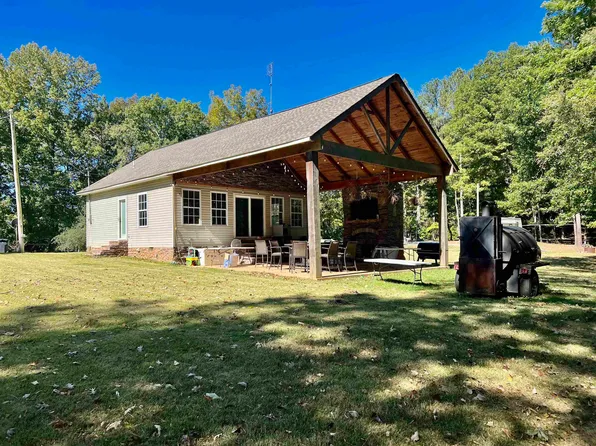 969 Rainbows End Rd, Russellville, AL 35653