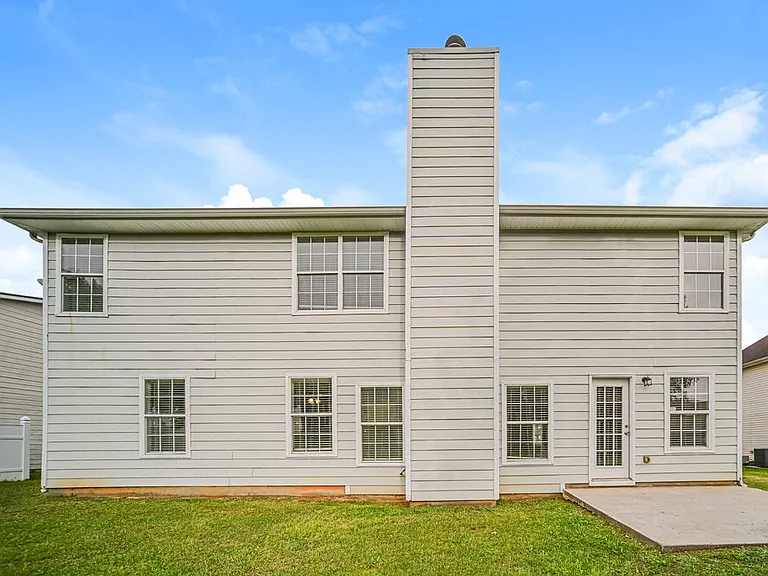 301 Othello Dr — Photo 16