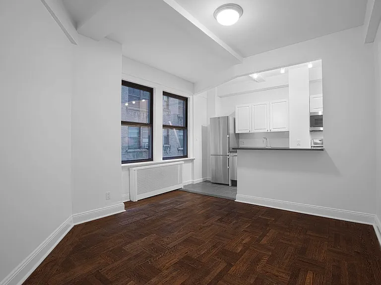 12 E 86th St #322 — Photo 3