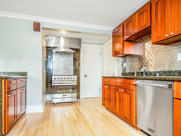 4th image of 1299 Dolores St #A