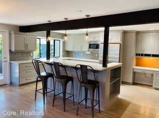 7400 SW Chapel Ct, Portland, OR 97223