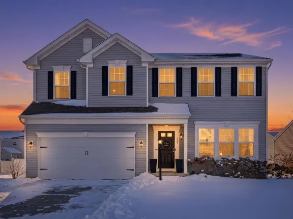 325 Green Acres Dr, Johnstown, OH 43031