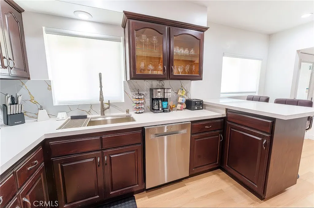 2 bed, 1733 sqft, $705 — Photo 1