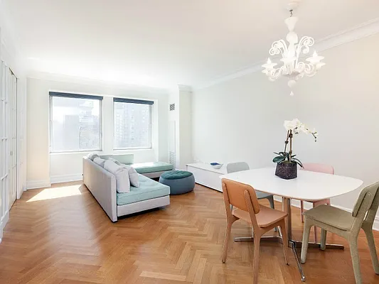 Rented by Sotheby's International Realty | media 13