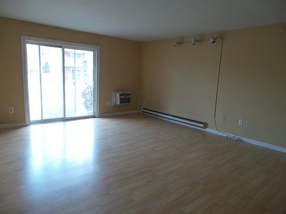 5th image of 806 Eves Dr #2D-9004
