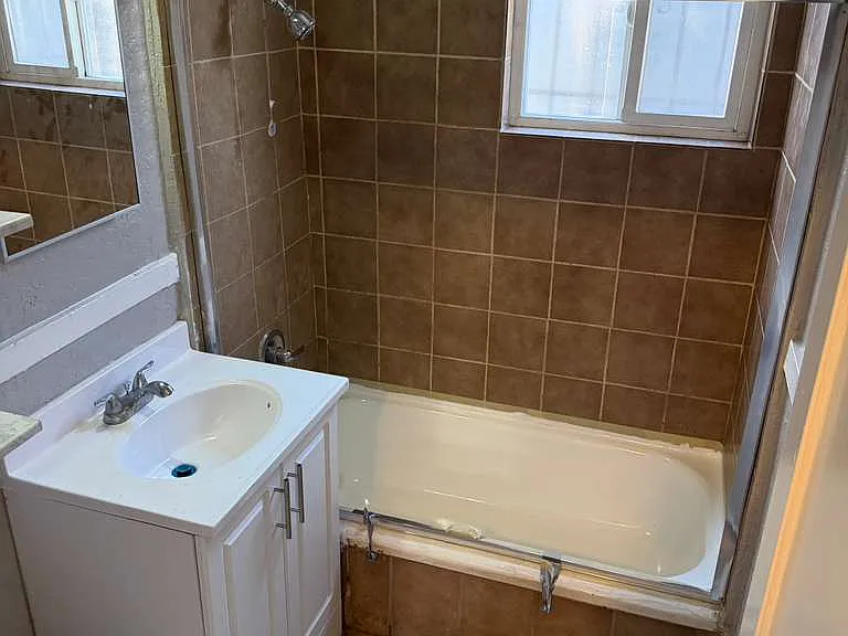 1336 1/2 W 94th St #1340-1/2 — Photo 3