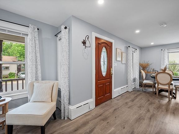 4th image of 8 Winnegance Ave