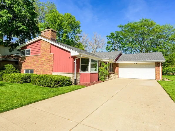 609 S William St, Mount Prospect, IL 60056