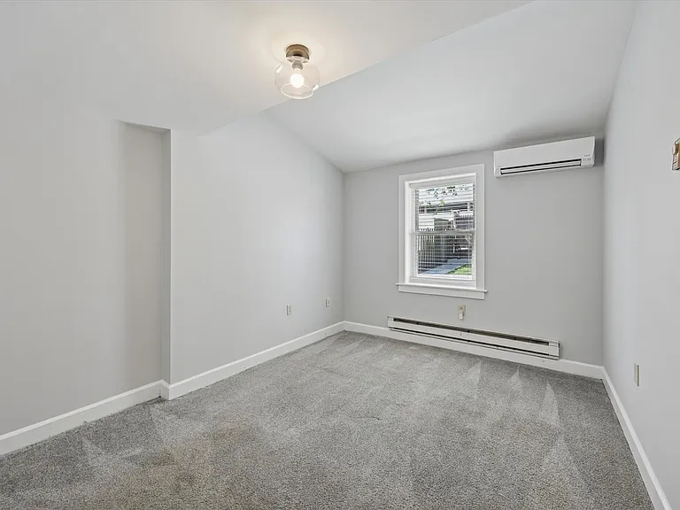 117 E Miner St — Photo 3